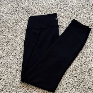 TYR Black pocket leggings, size large